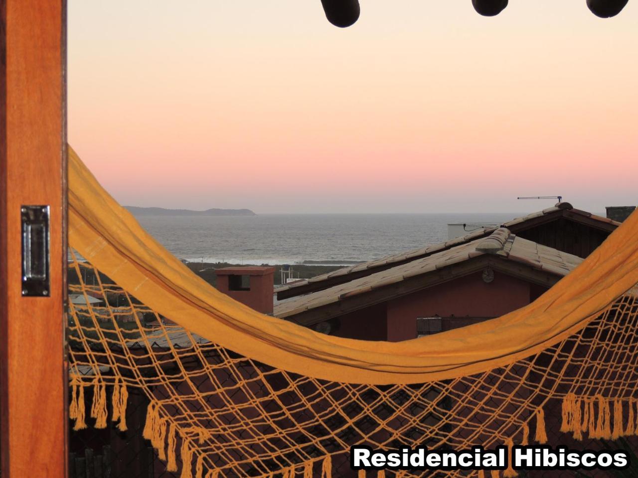 Residencial Hibiscos - Vista Mar Villa Гаропаба Екстериор снимка