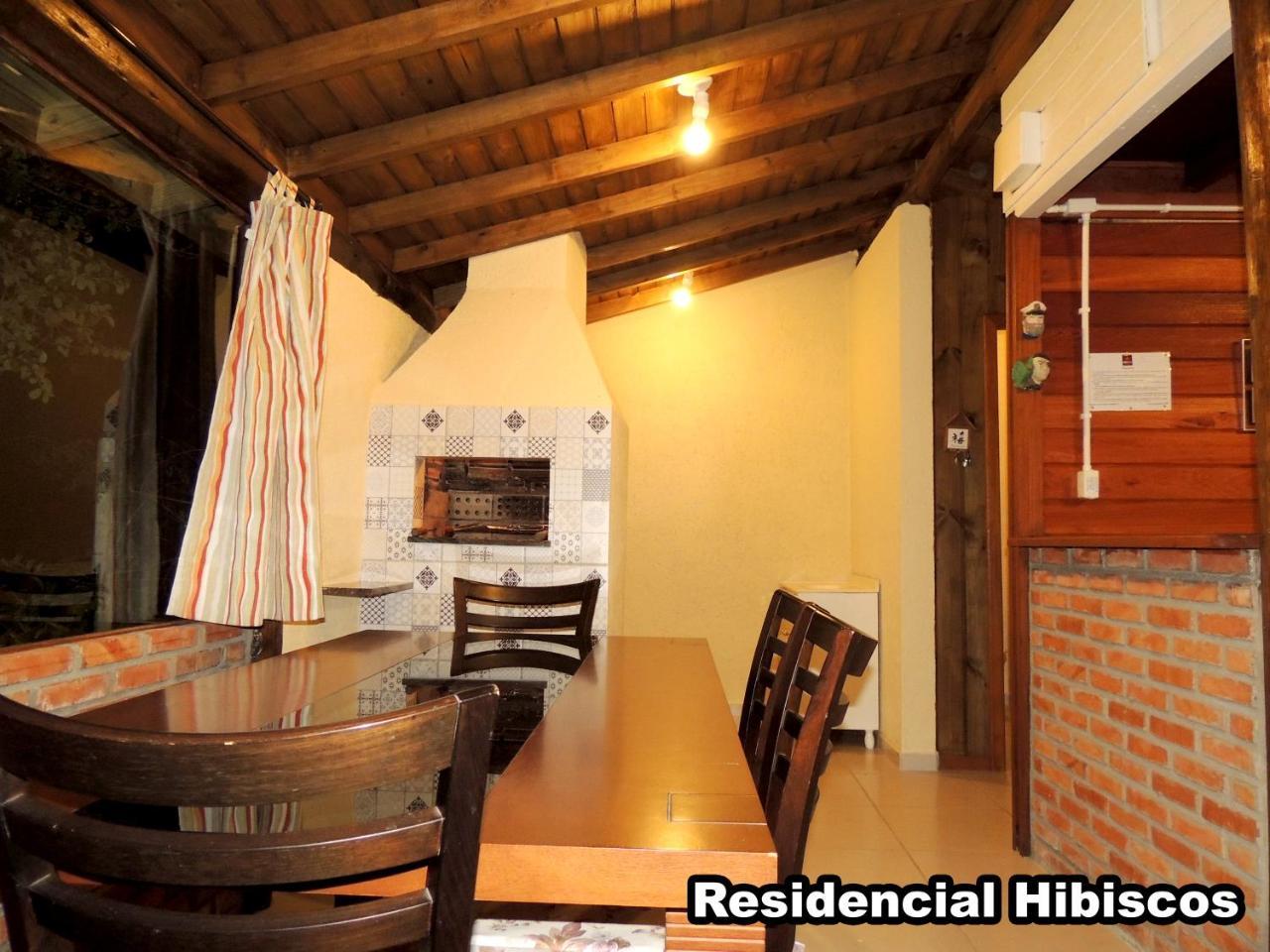 Residencial Hibiscos - Vista Mar Villa Гаропаба Екстериор снимка